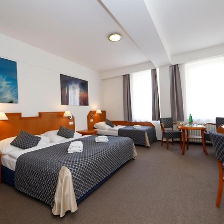 Lh Hotel Medinek Old Town Kutna Hora Ngoại thất bức ảnh