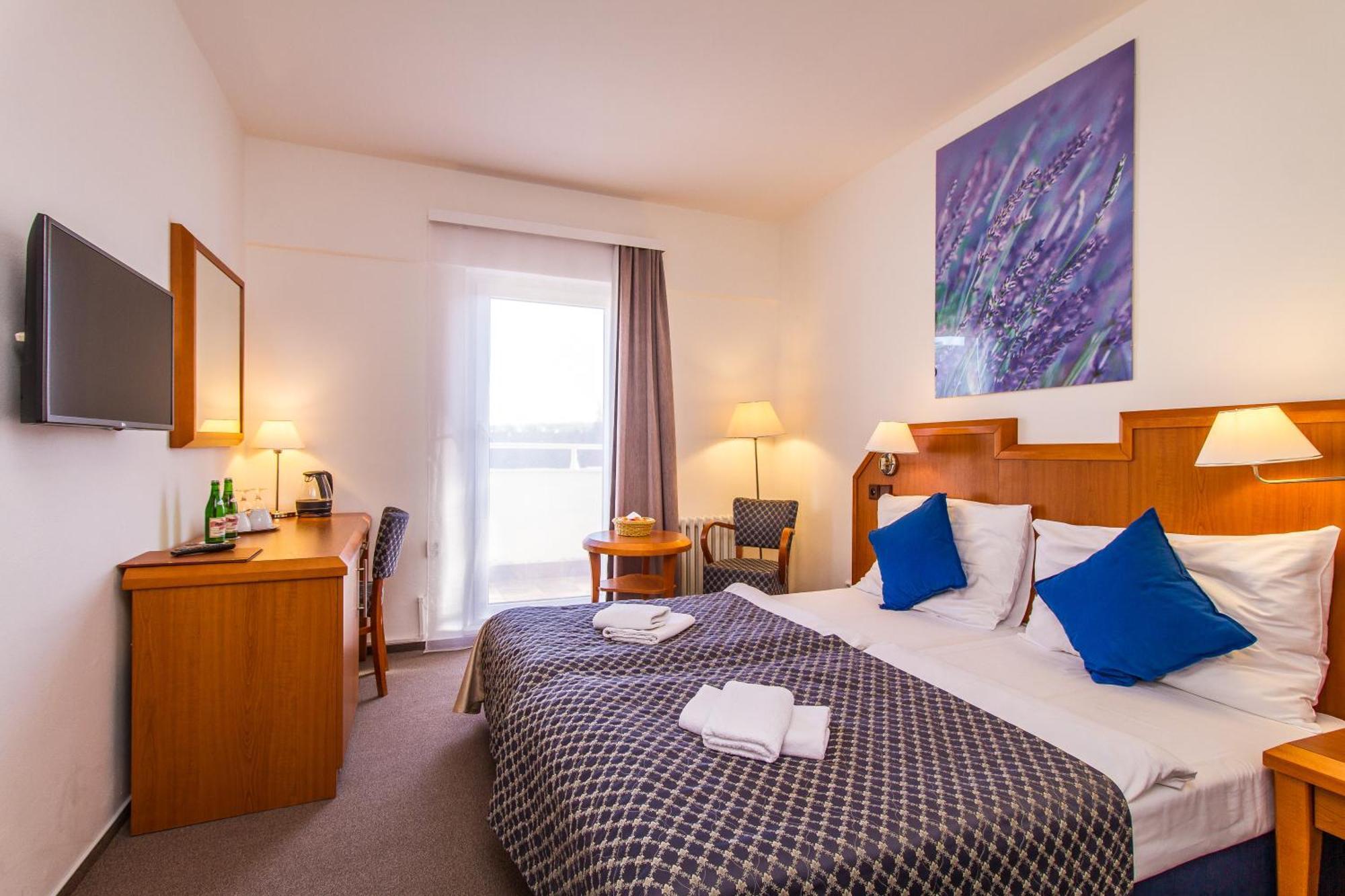 Lh Hotel Medinek Old Town Kutna Hora Ngoại thất bức ảnh