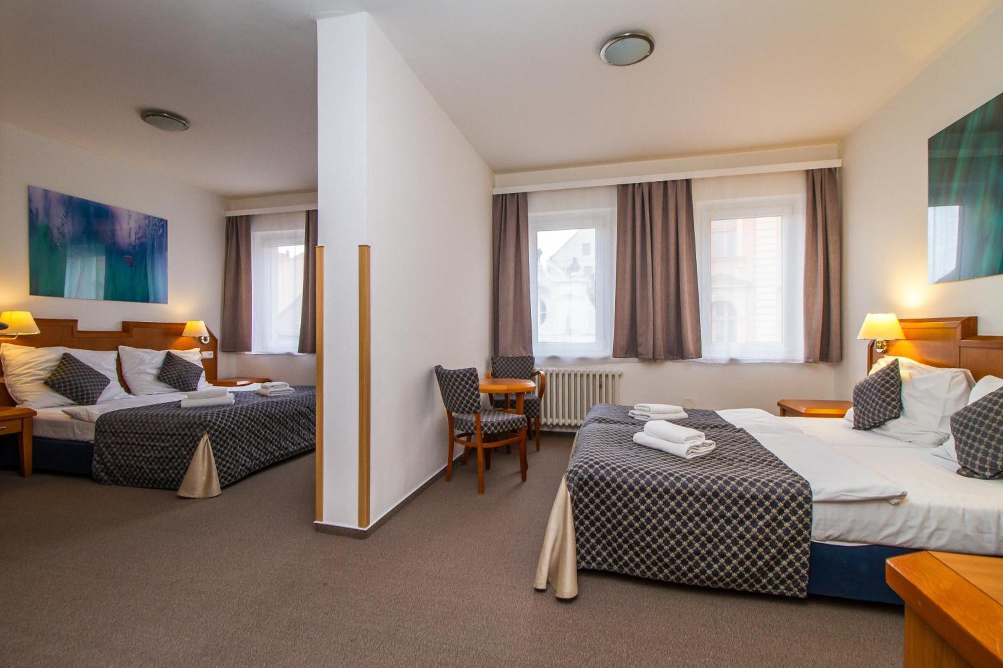 Lh Hotel Medinek Old Town Kutna Hora Ngoại thất bức ảnh