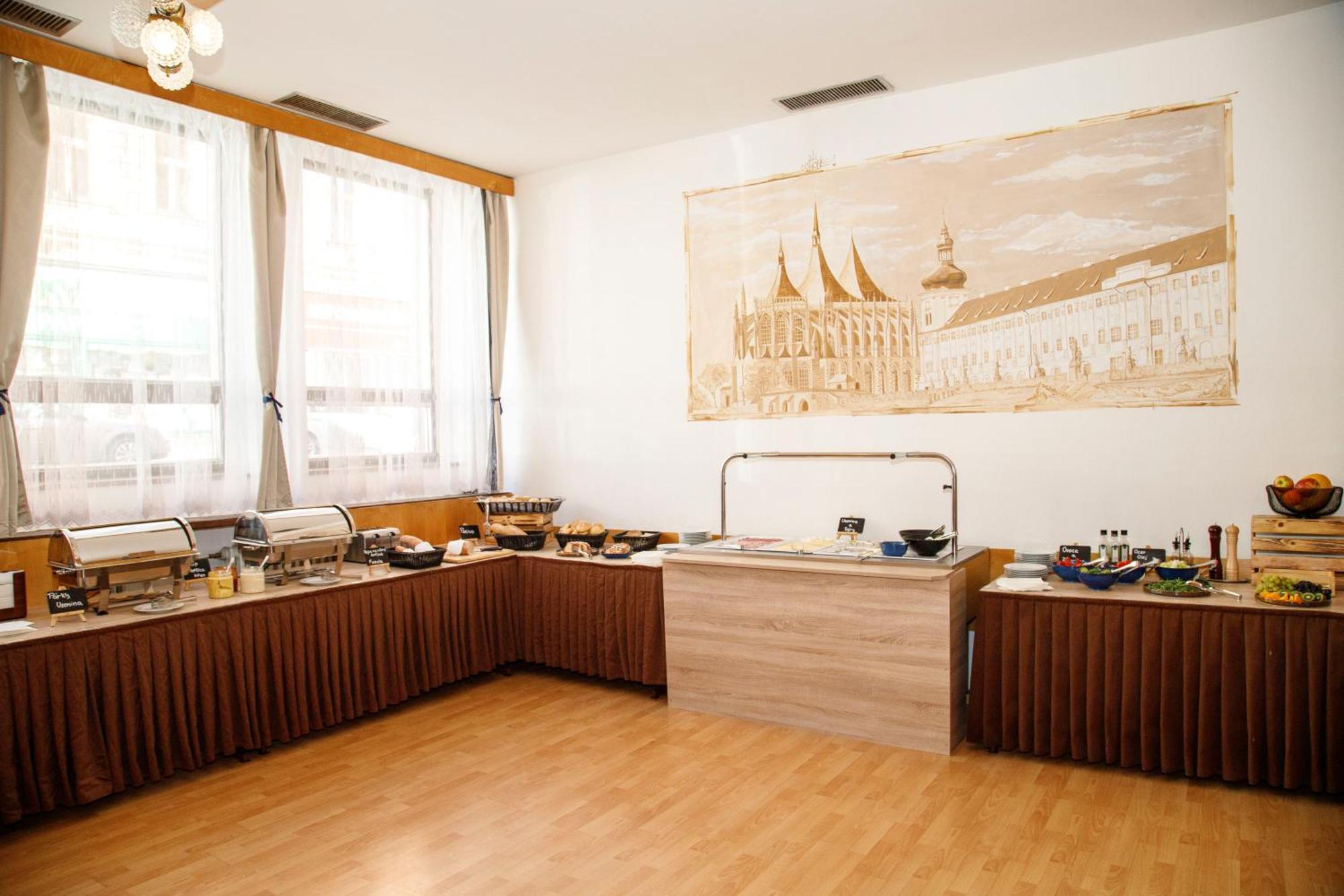 Lh Hotel Medinek Old Town Kutna Hora Ngoại thất bức ảnh