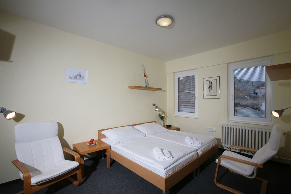 Lh Hotel Medinek Old Town Kutna Hora Ngoại thất bức ảnh