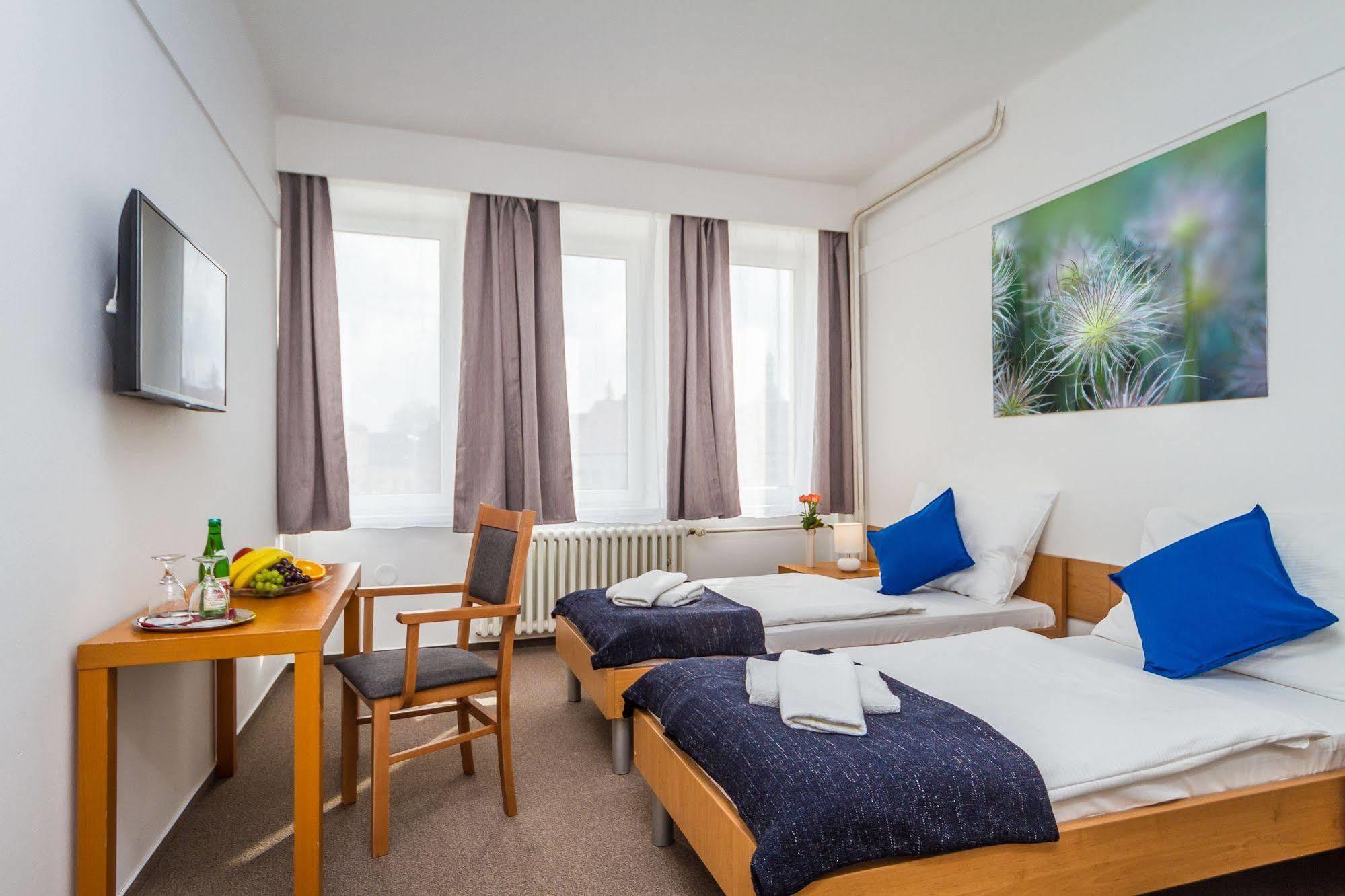 Lh Hotel Medinek Old Town Kutna Hora Ngoại thất bức ảnh