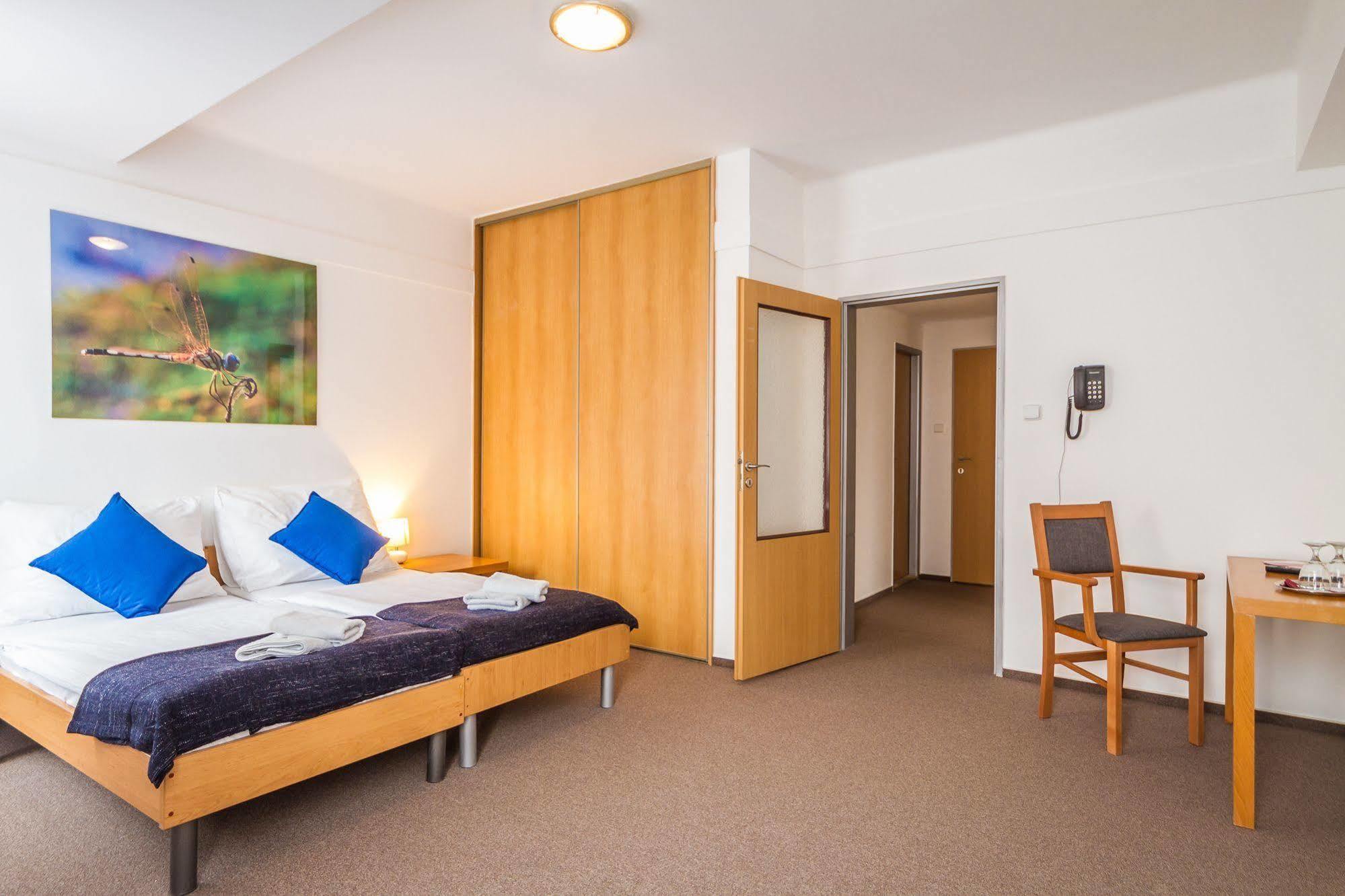 Lh Hotel Medinek Old Town Kutna Hora Ngoại thất bức ảnh