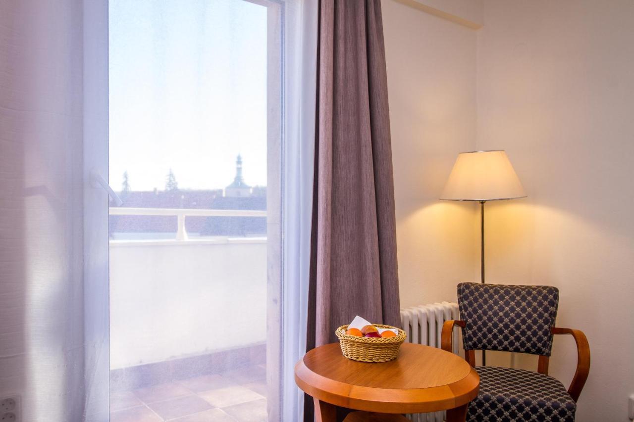 Lh Hotel Medinek Old Town Kutna Hora Ngoại thất bức ảnh