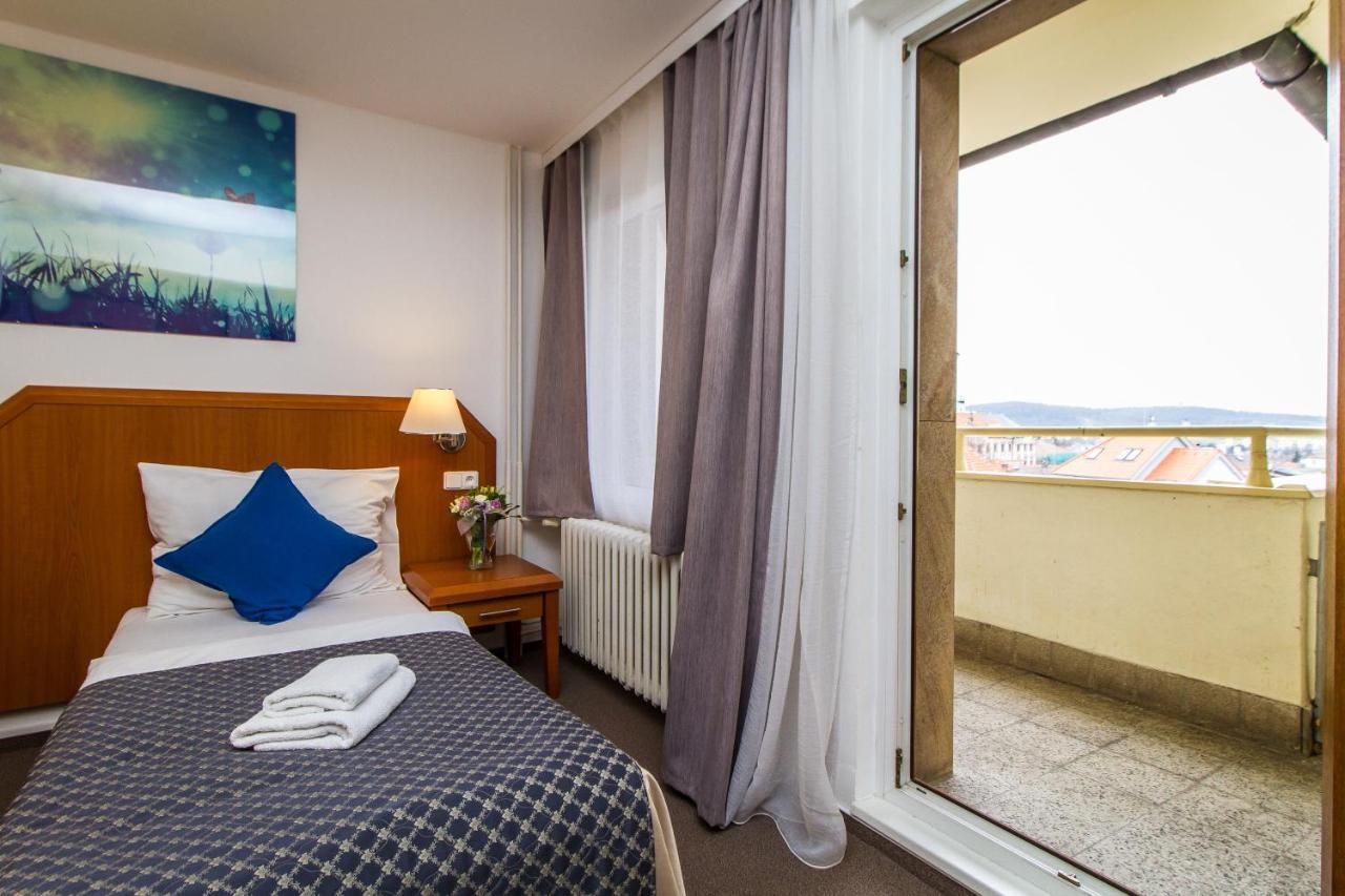 Lh Hotel Medinek Old Town Kutna Hora Ngoại thất bức ảnh