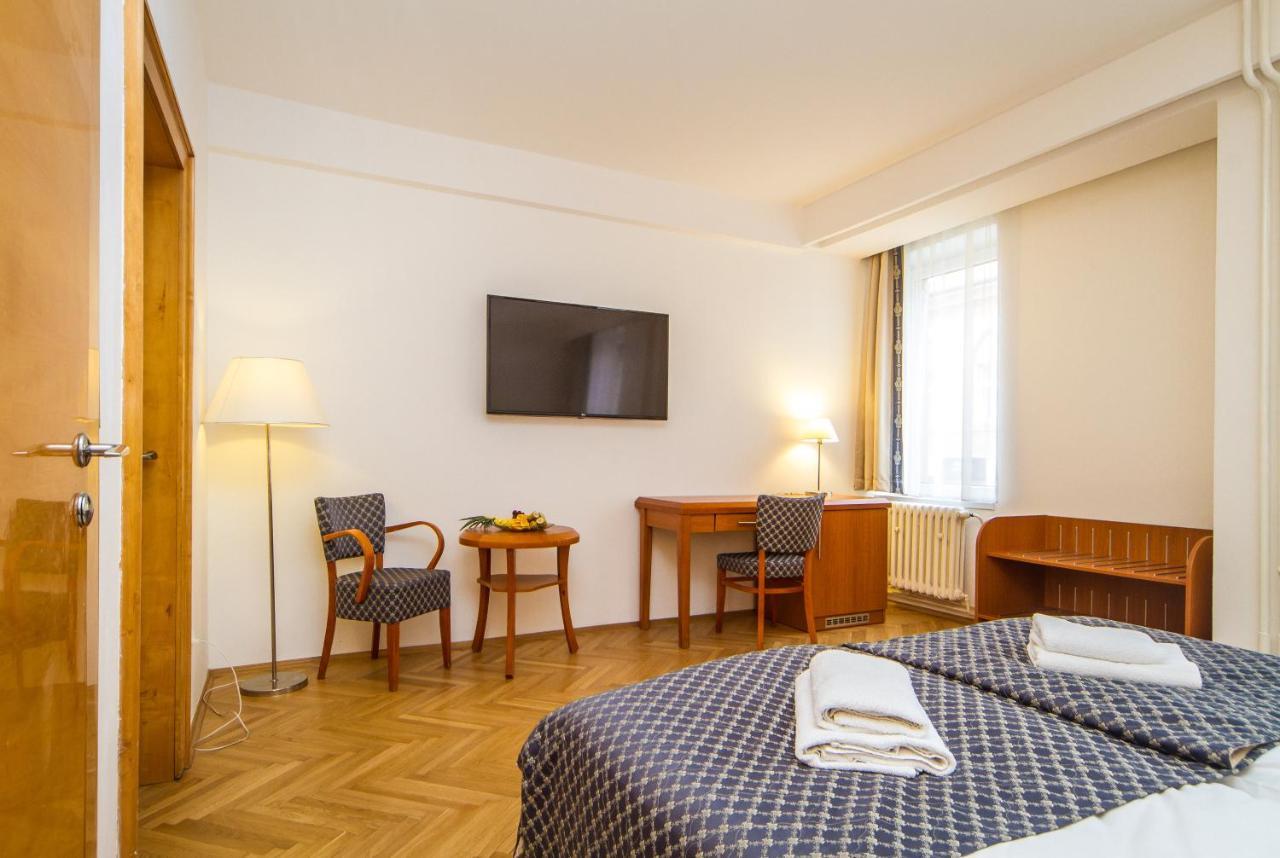 Lh Hotel Medinek Old Town Kutna Hora Ngoại thất bức ảnh